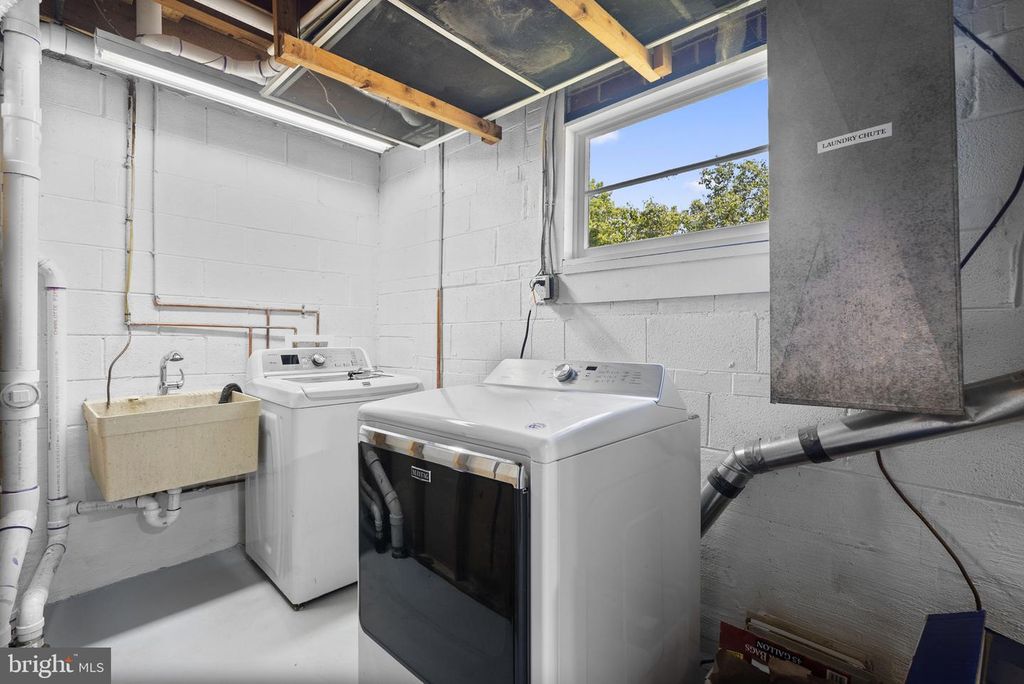 Image 38 of property listing at 12316 PRETORIA DR, Silver Spring, MD 20904