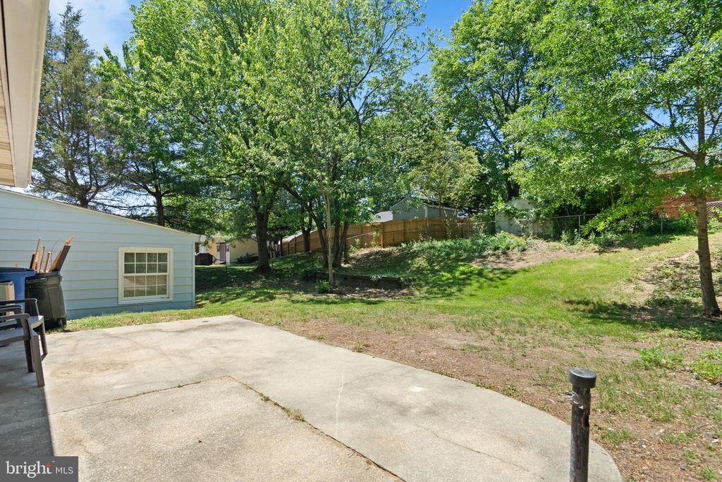 Image 40 of property listing at 12316 PRETORIA DR, Silver Spring, MD 20904