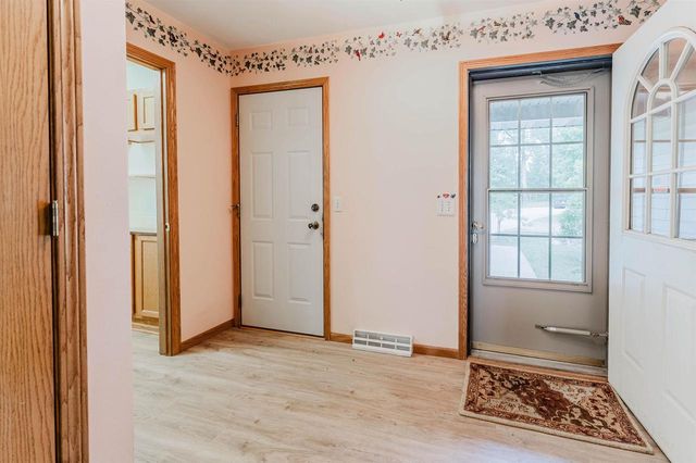 N2804 COUNTY ROAD Y, Clintonville, WI 54929