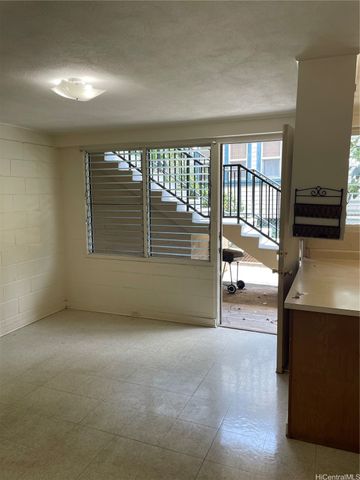 1249 Matlock Avenue B, Honolulu, HI 96814