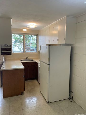 1249 Matlock Avenue B, Honolulu, HI 96814