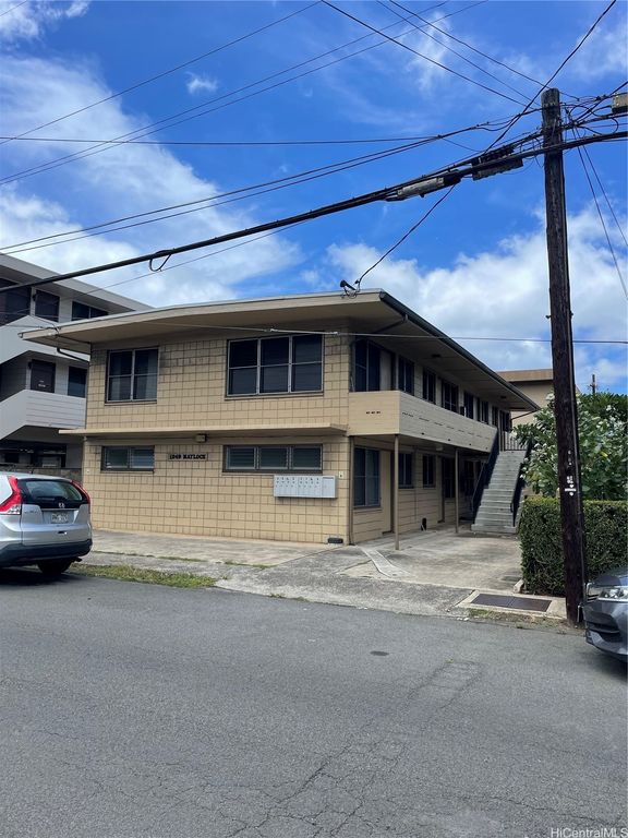 1249 Matlock Avenue B, Honolulu, HI 96814