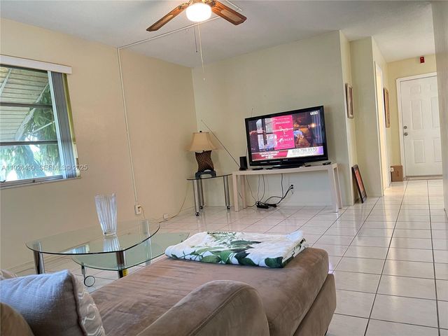 1599 NW 43rd Ave 108, Lauderhill, FL 33313