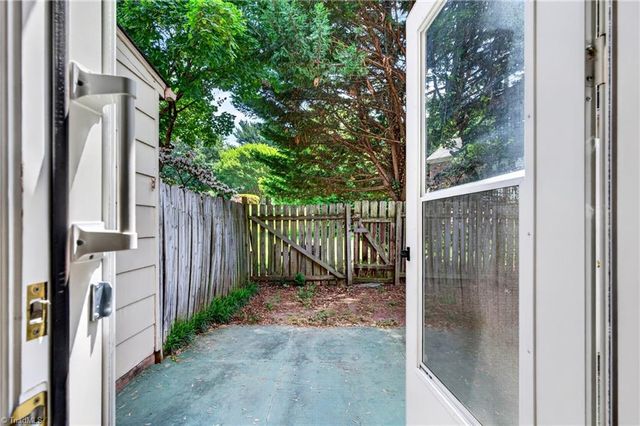 2962 Saint Marks Road E, Winston-salem, NC 27103