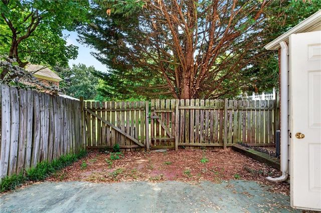 2962 Saint Marks Road E, Winston-salem, NC 27103