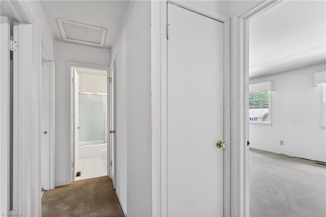 2962 Saint Marks Road E, Winston-salem, NC 27103