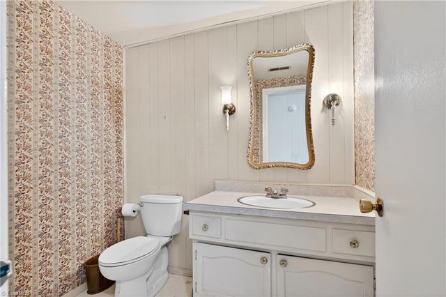 2962 Saint Marks Road E, Winston-salem, NC 27103