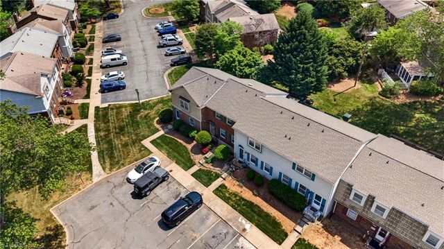 2962 Saint Marks Road E, Winston-salem, NC 27103