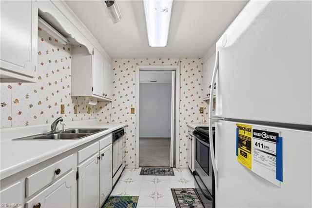 2962 Saint Marks Road E, Winston-salem, NC 27103