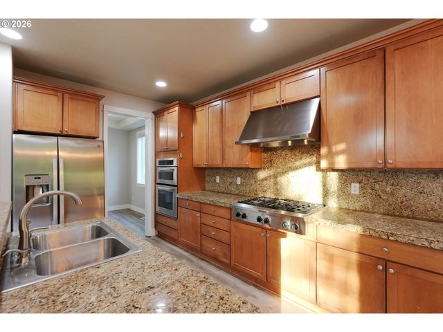 4711 E MASTERS Dr, Newberg, OR 97132