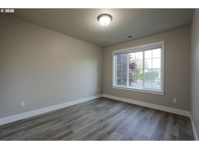 4711 E MASTERS Dr, Newberg, OR 97132