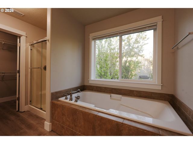 4711 E MASTERS Dr, Newberg, OR 97132