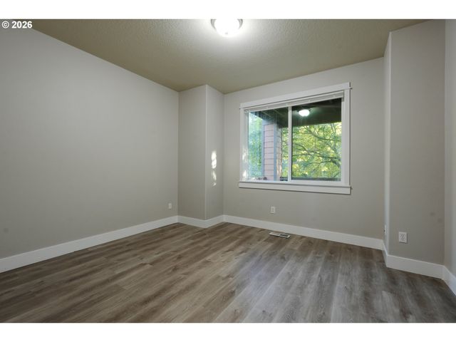 4711 E MASTERS Dr, Newberg, OR 97132