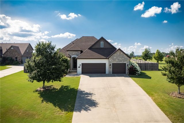 2296 Riverwater Lane, Fayetteville, AR 72703