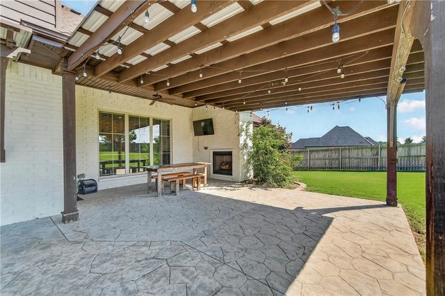 2296 Riverwater Lane, Fayetteville, AR 72703
