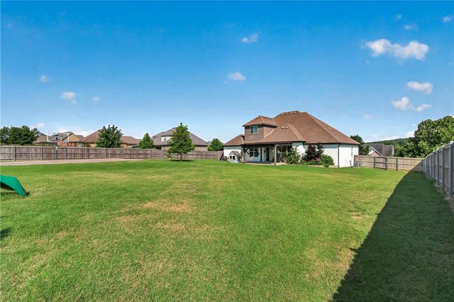 2296 Riverwater Lane, Fayetteville, AR 72703