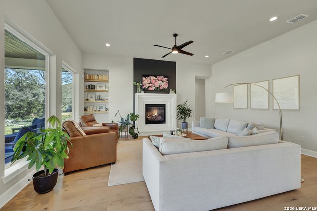 1327 Via Principale, New Braunfels, TX 78132