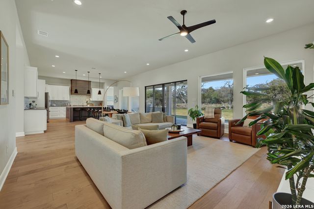 1327 Via Principale, New Braunfels, TX 78132