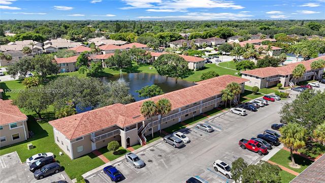 10056 Twin Lakes Drive 37-D, Coral Springs, FL 33071