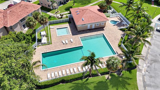 10056 Twin Lakes Drive 37-D, Coral Springs, FL 33071