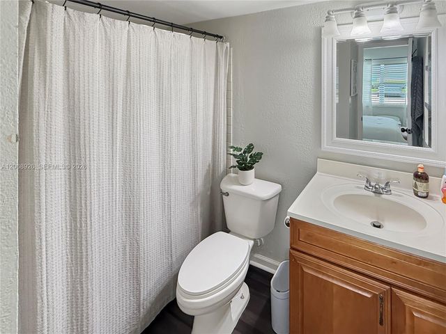 10056 Twin Lakes Drive 37-D, Coral Springs, FL 33071