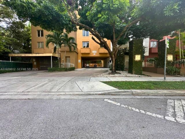 2630 SW 28th St 44, Miami, FL 33133