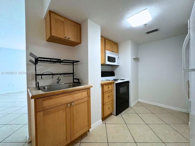 2630 SW 28th St 44, Miami, FL 33133