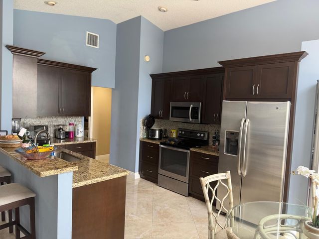 6828 Ashton Street, Boynton Beach, FL 33437