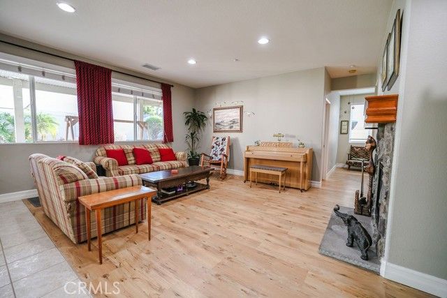 19391 De Marco, Riverside, CA 92508