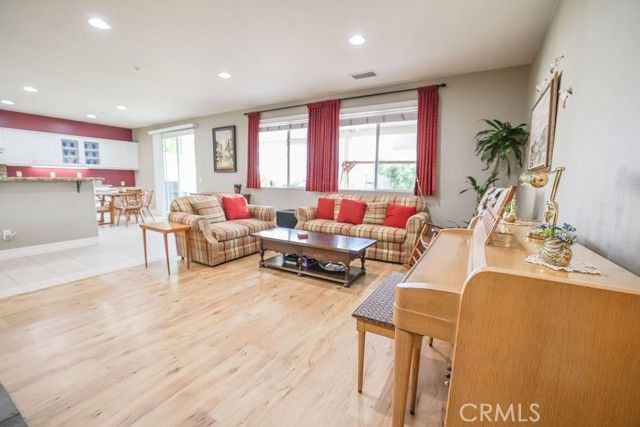 19391 De Marco, Riverside, CA 92508