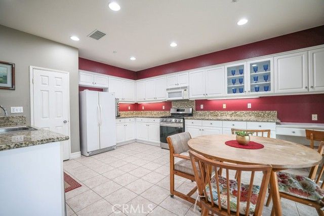 19391 De Marco, Riverside, CA 92508