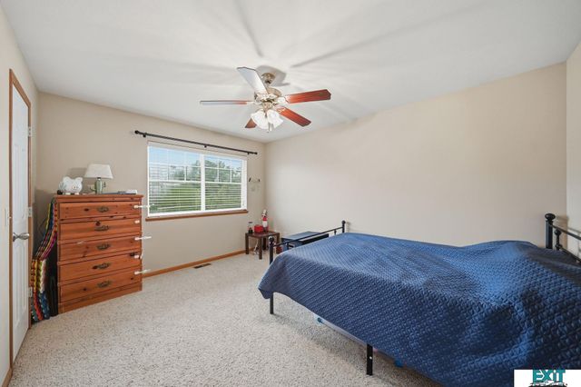 2524 Cedar Cove Road, Lincoln, NE 68507
