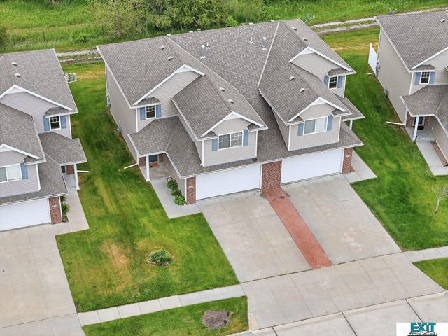 2524 Cedar Cove Road, Lincoln, NE 68507
