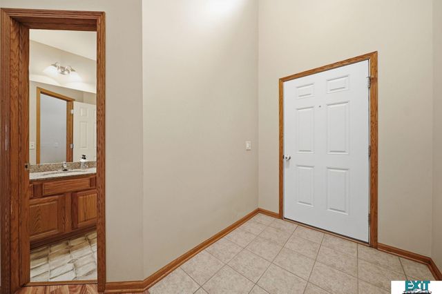 2524 Cedar Cove Road, Lincoln, NE 68507