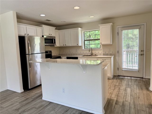279 S Breakwater Lane, Fayetteville, AR 72704