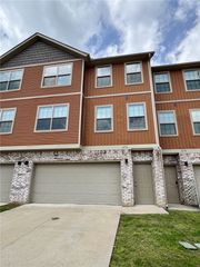 279 S Breakwater Lane, Fayetteville, AR 72704