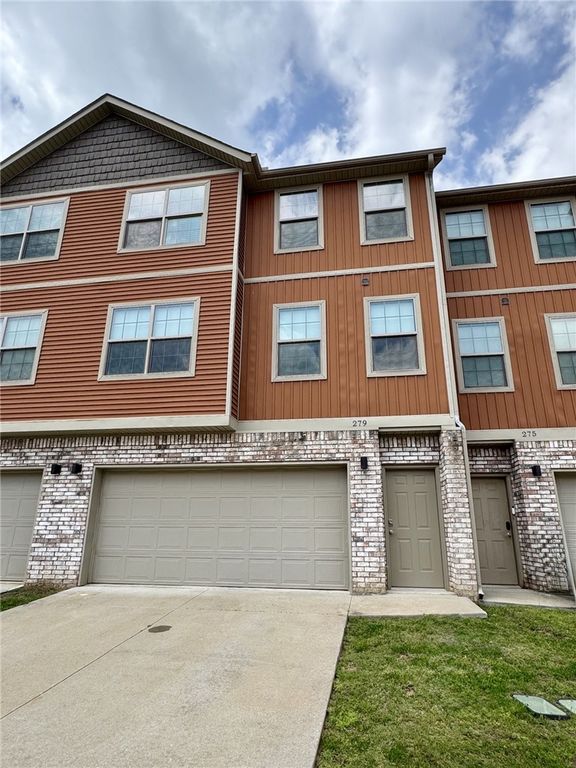 279 S Breakwater Lane, Fayetteville, AR 72704
