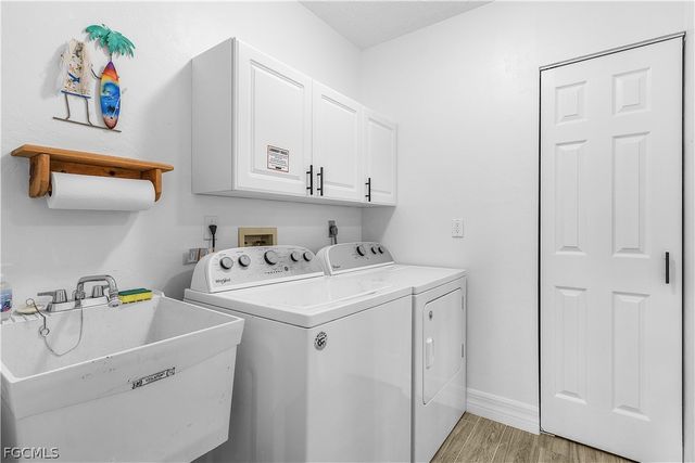 428 SW 37th ST, Cape Coral, FL 33914