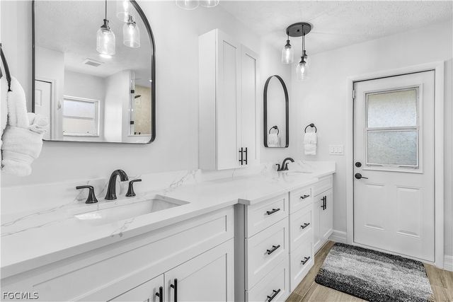 428 SW 37th ST, Cape Coral, FL 33914