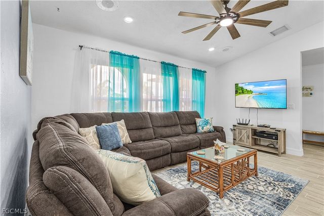 428 SW 37th ST, Cape Coral, FL 33914