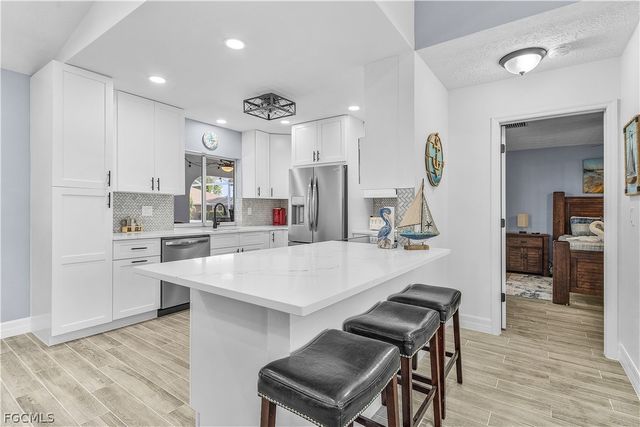 428 SW 37th ST, Cape Coral, FL 33914