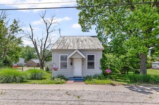 611 S Market Street, Waterloo, IL 62298