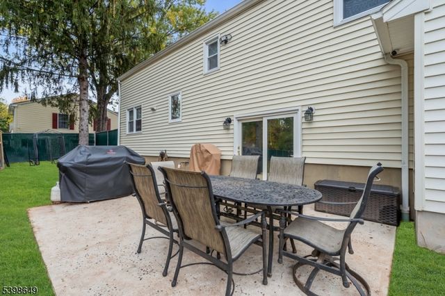 6 Gail Rd, Hillsborough Twp., NJ 08844