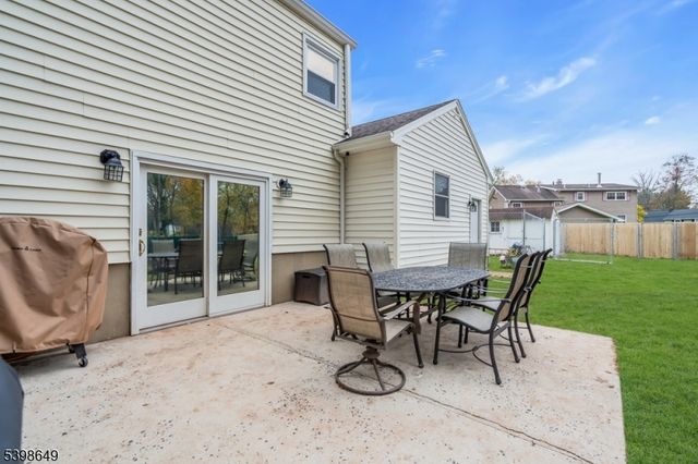 6 Gail Rd, Hillsborough Twp., NJ 08844