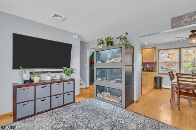 6 Gail Rd, Hillsborough Twp., NJ 08844