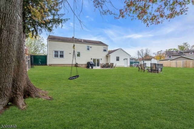 6 Gail Rd, Hillsborough Twp., NJ 08844