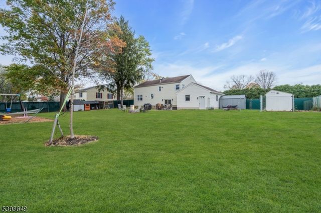 6 Gail Rd, Hillsborough Twp., NJ 08844