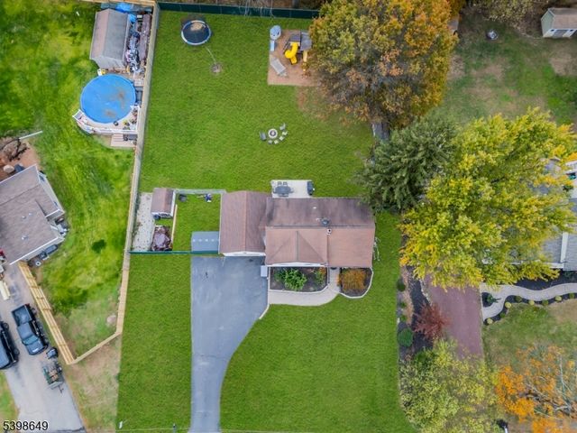 6 Gail Rd, Hillsborough Twp., NJ 08844