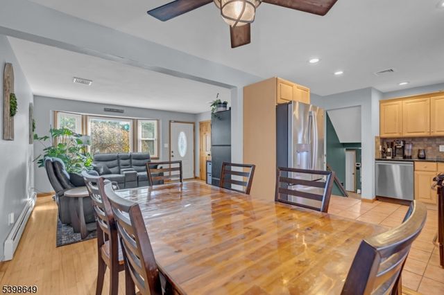 6 Gail Rd, Hillsborough Twp., NJ 08844