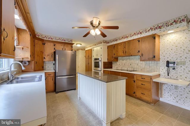 210 STEVENS RD, Stevens, PA 17578
